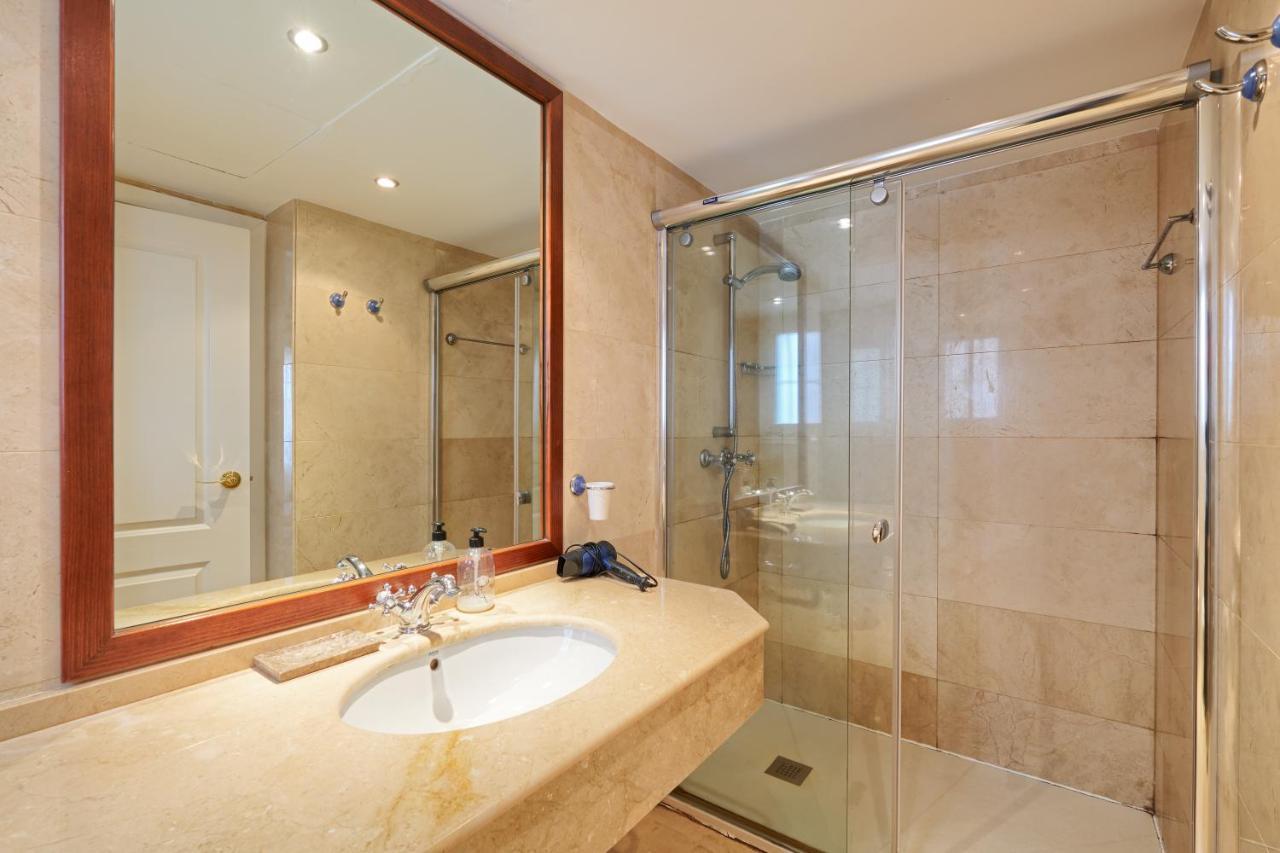 Beach Side 2 Bedroom In La Gavia Apartment